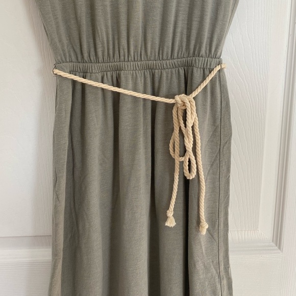 Quicksilver Dress - Picture 4 of 9